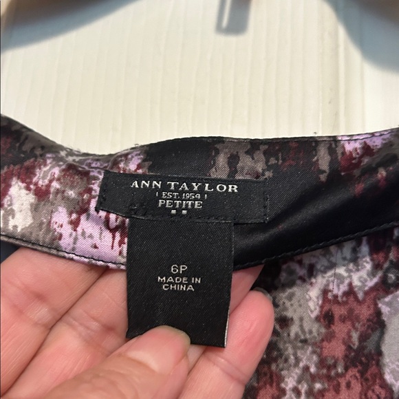 Ann Taylor Top Size Petite 6 Purple - Picture 4 of 8
